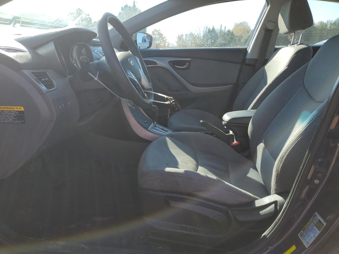 2012 Hyundai Elantra - Image 7