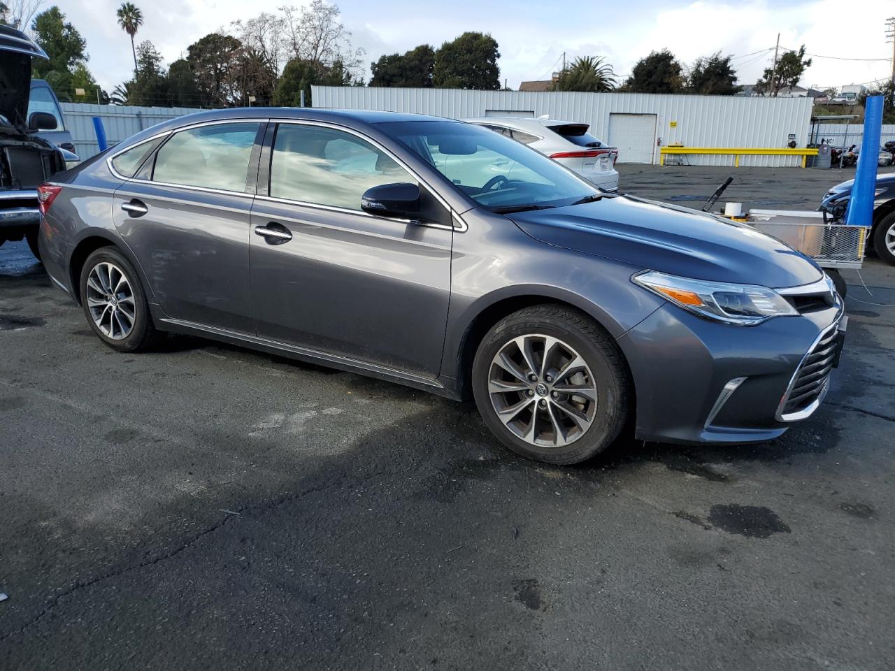 VIN 4T1BK1EB5GU210496 2016 TOYOTA AVALON no.4