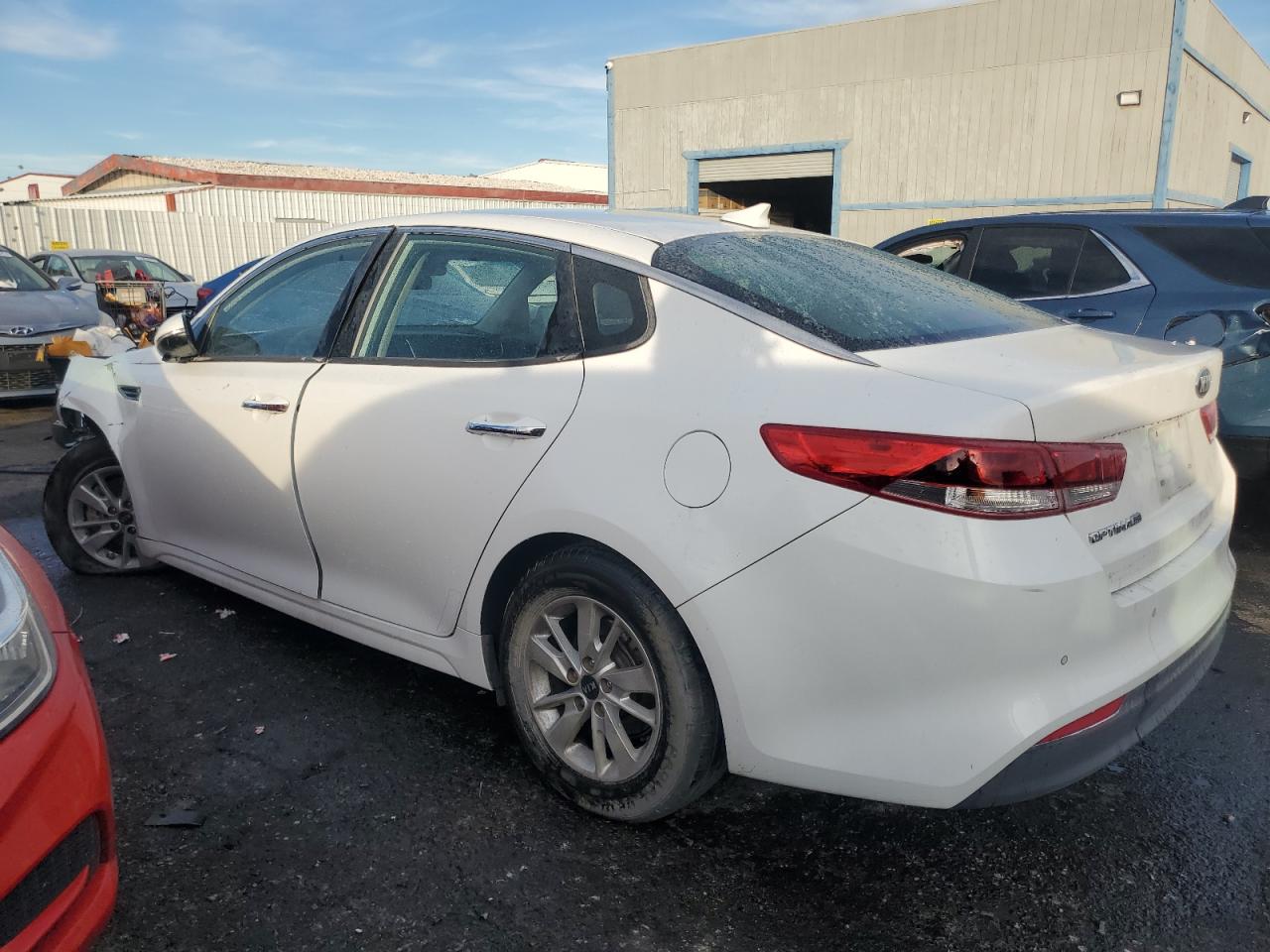 VIN 5XXGT4L35JG203615 2018 KIA OPTIMA no.2