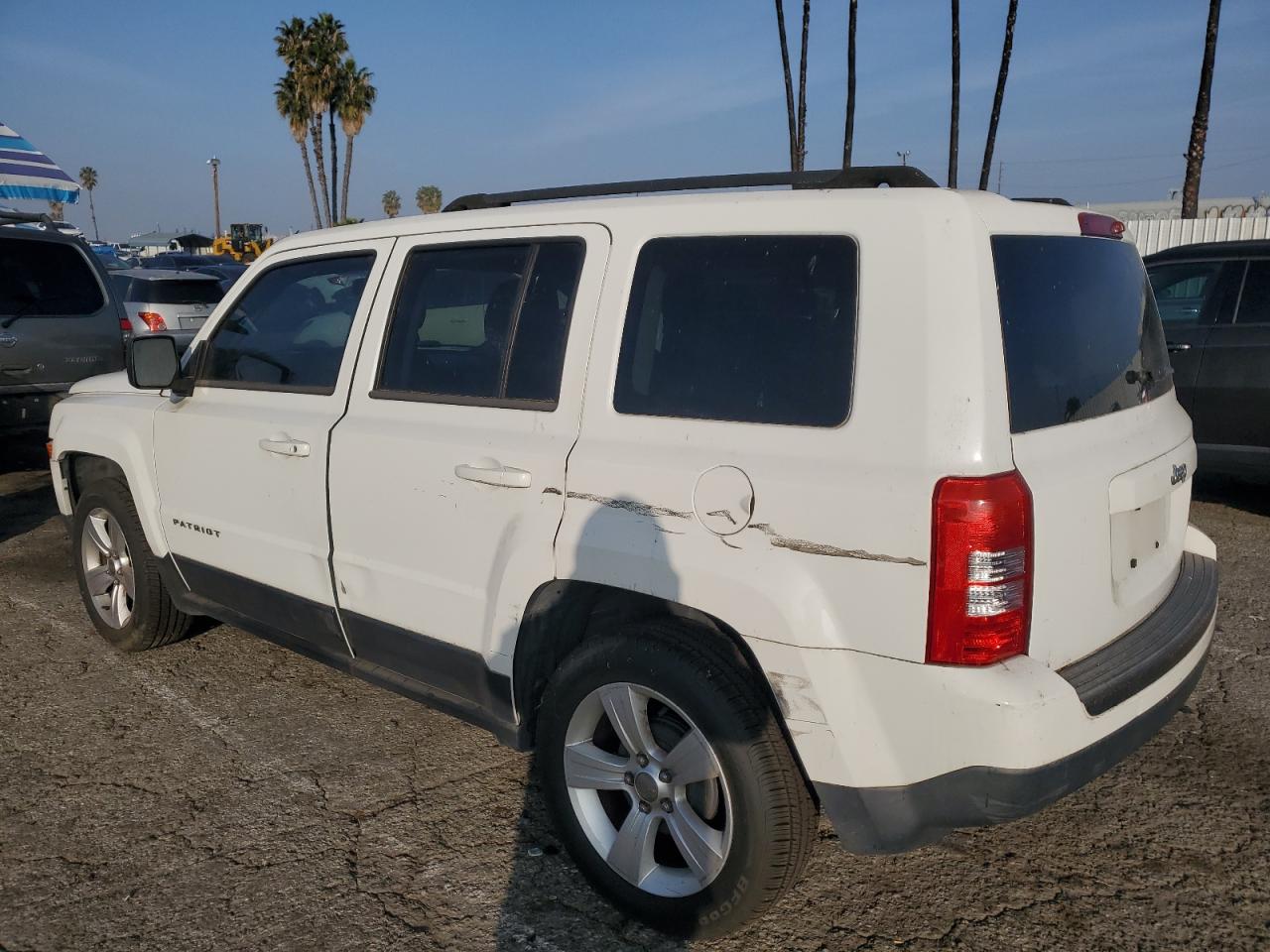 VIN 1C4NJPFA9ED564306 2014 JEEP PATRIOT no.2