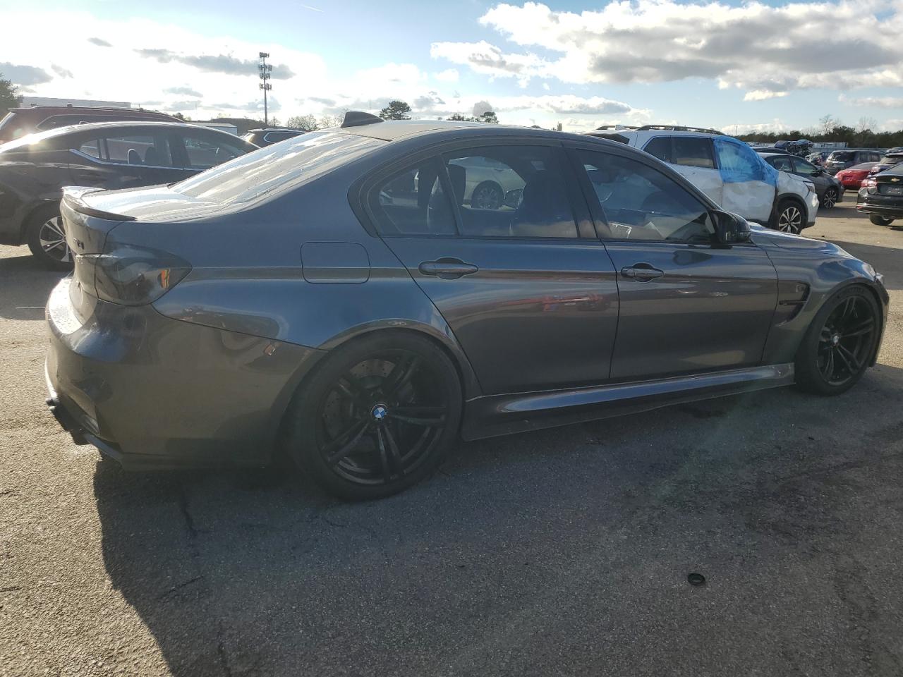 VIN WBS8M9C55H5G42422 2017 BMW M3 no.3