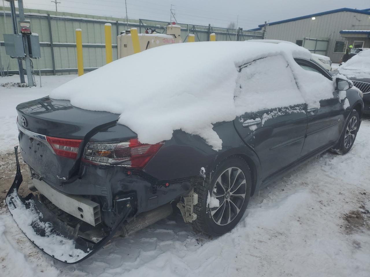 2018 Toyota Avalon - Image 3
