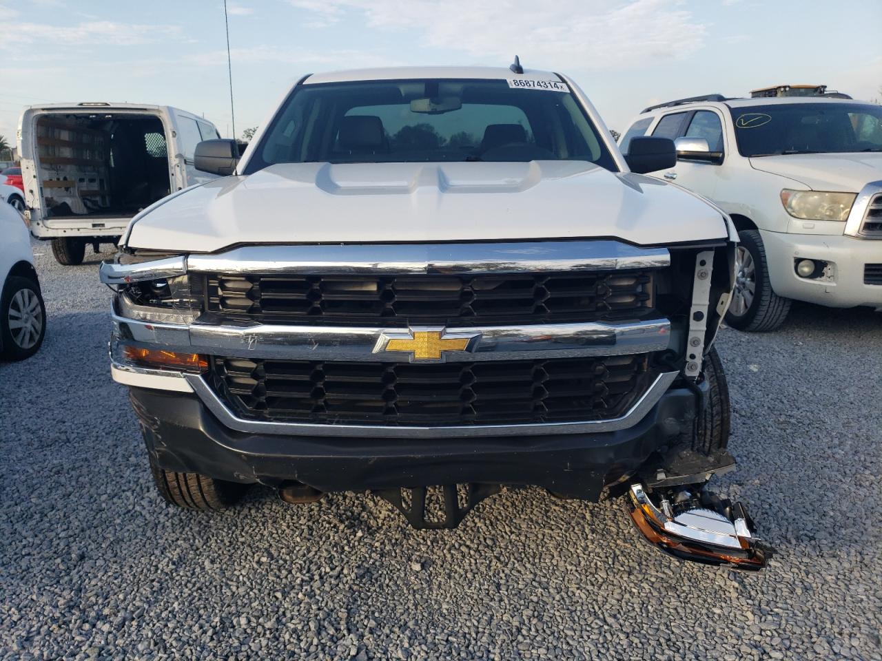 2016 Chevrolet Silverado - Image 5