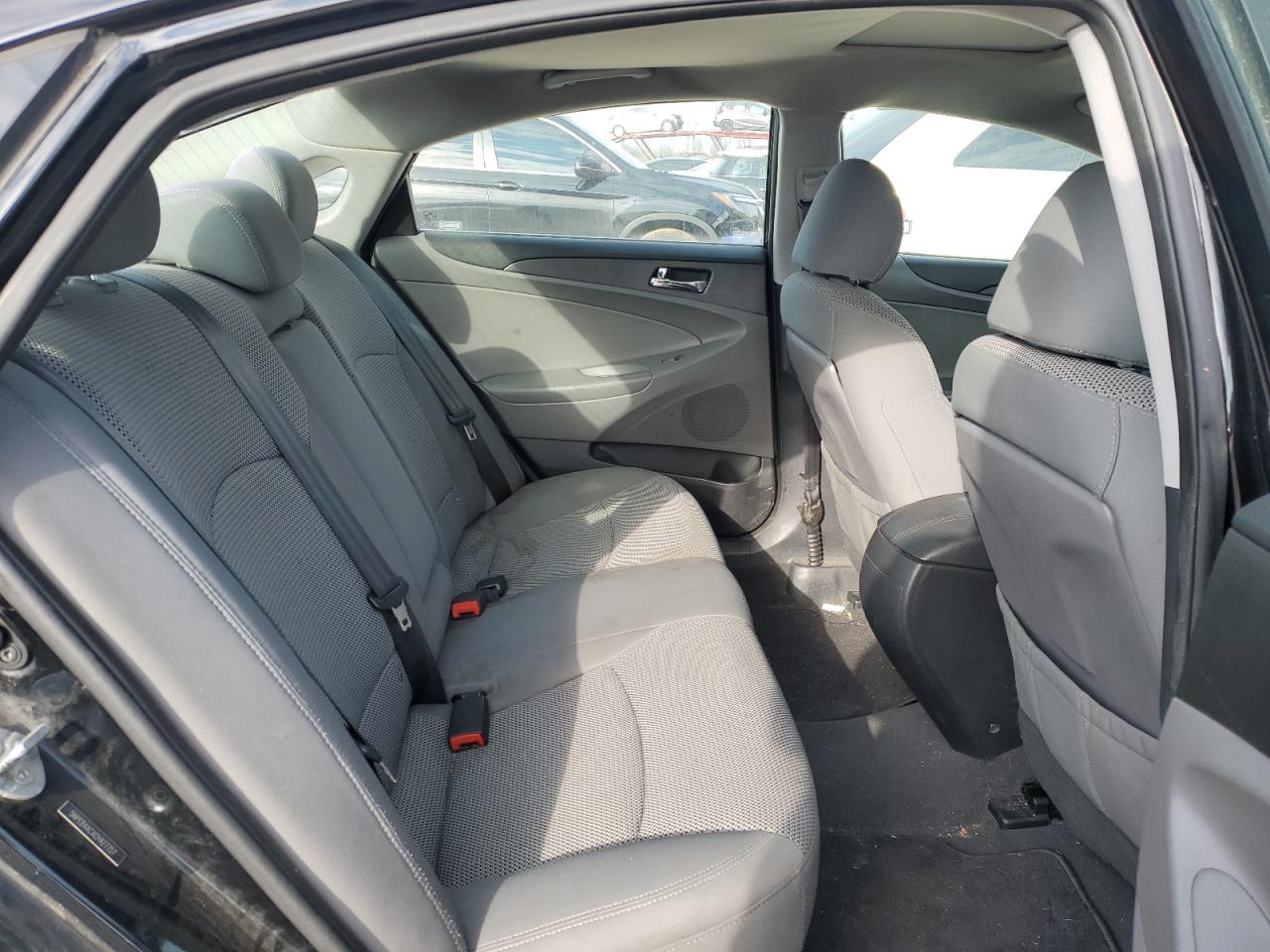 2012 Hyundai Sonata - Image 10