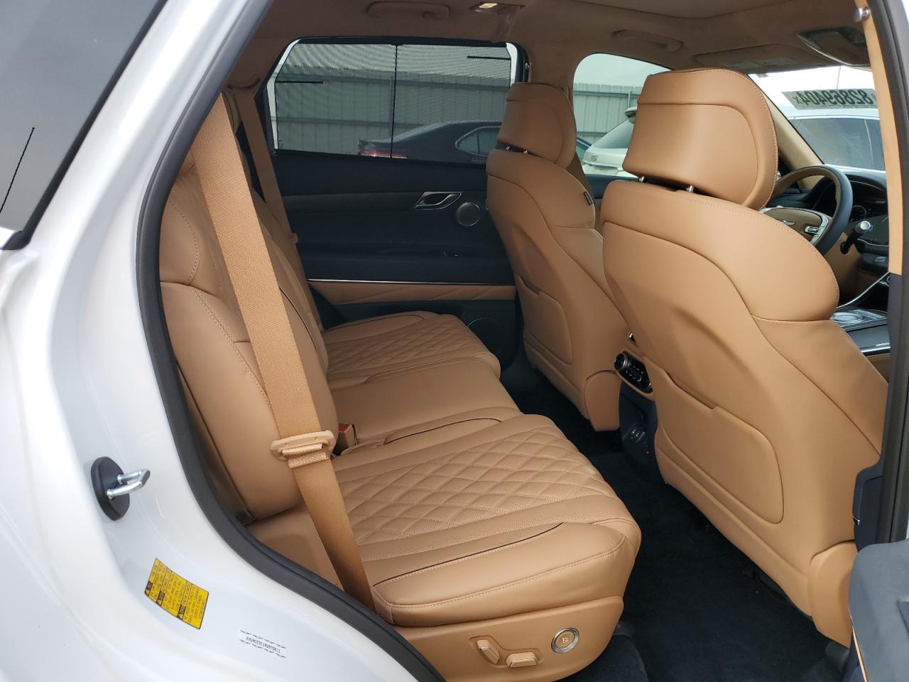 2021 Genesis GV80 - Image 12