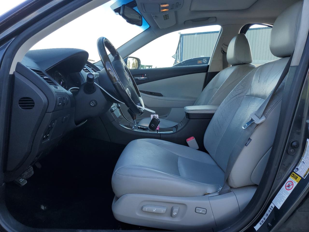 2010 Lexus ES - Image 7