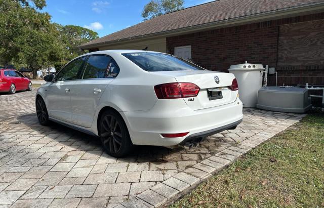 Sedans VOLKSWAGEN JETTA 2014 White