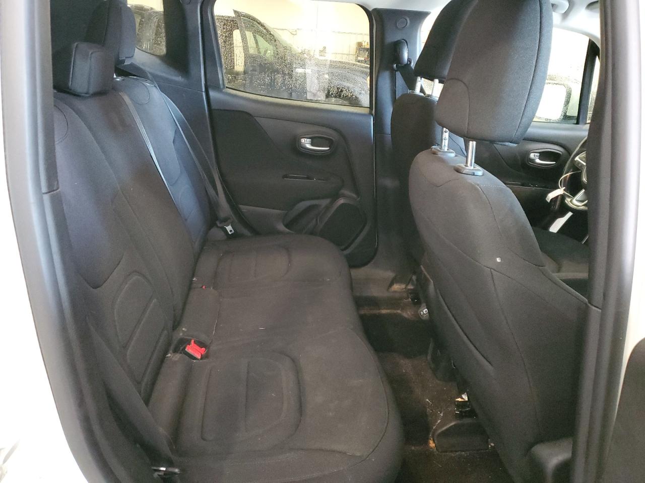 2019 Jeep Renegade - Image 11