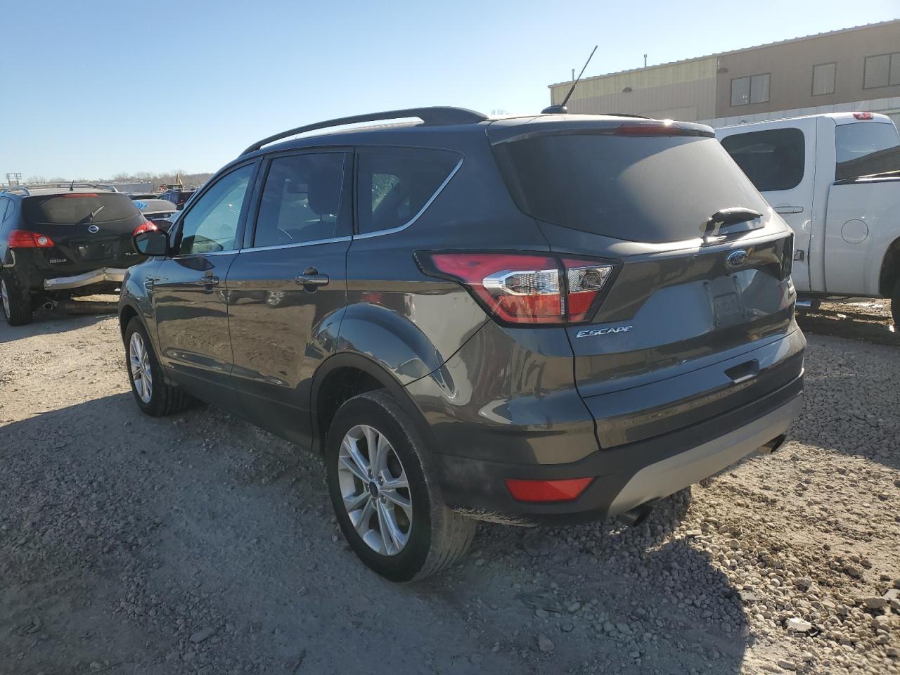 VIN 1FMCU0GD9JUD07649 2018 FORD ESCAPE no.2