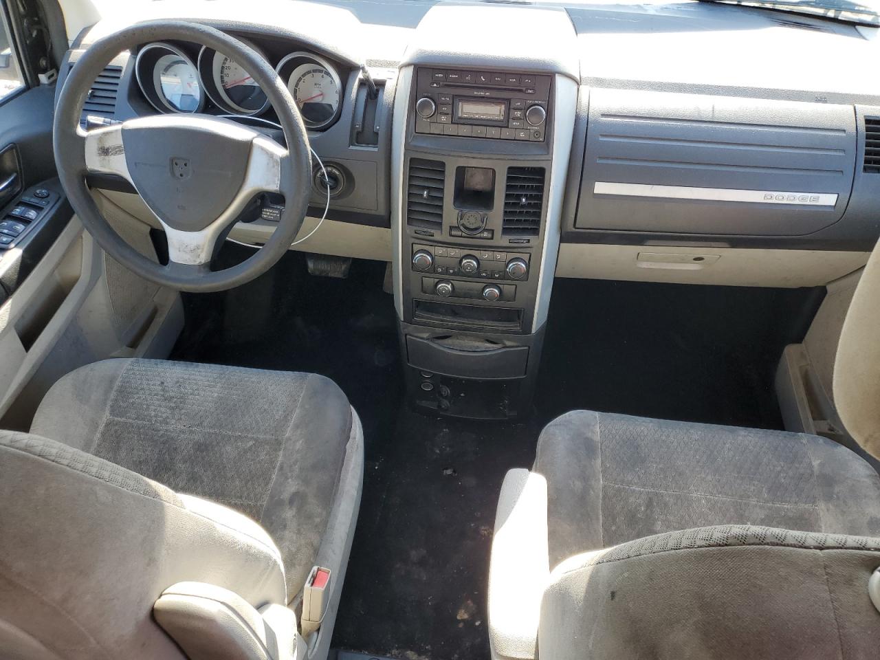 2010 Dodge Caravan - Image 8