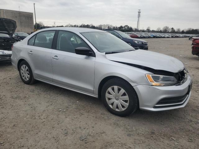 Sedans VOLKSWAGEN JETTA 2016 Srebrny