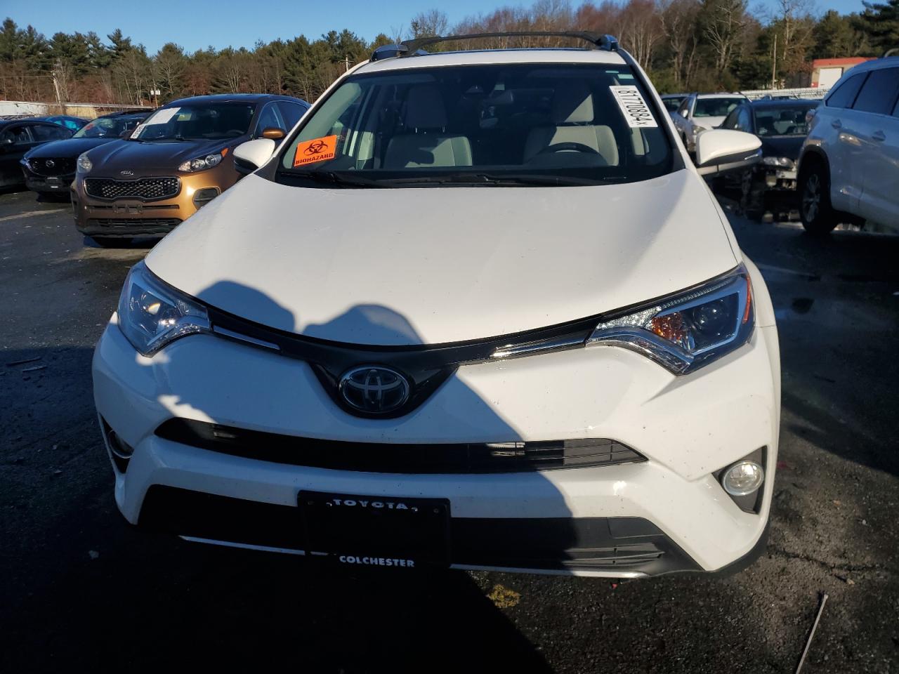 VIN JTMRJREV4HD116996 2017 TOYOTA RAV4 no.6