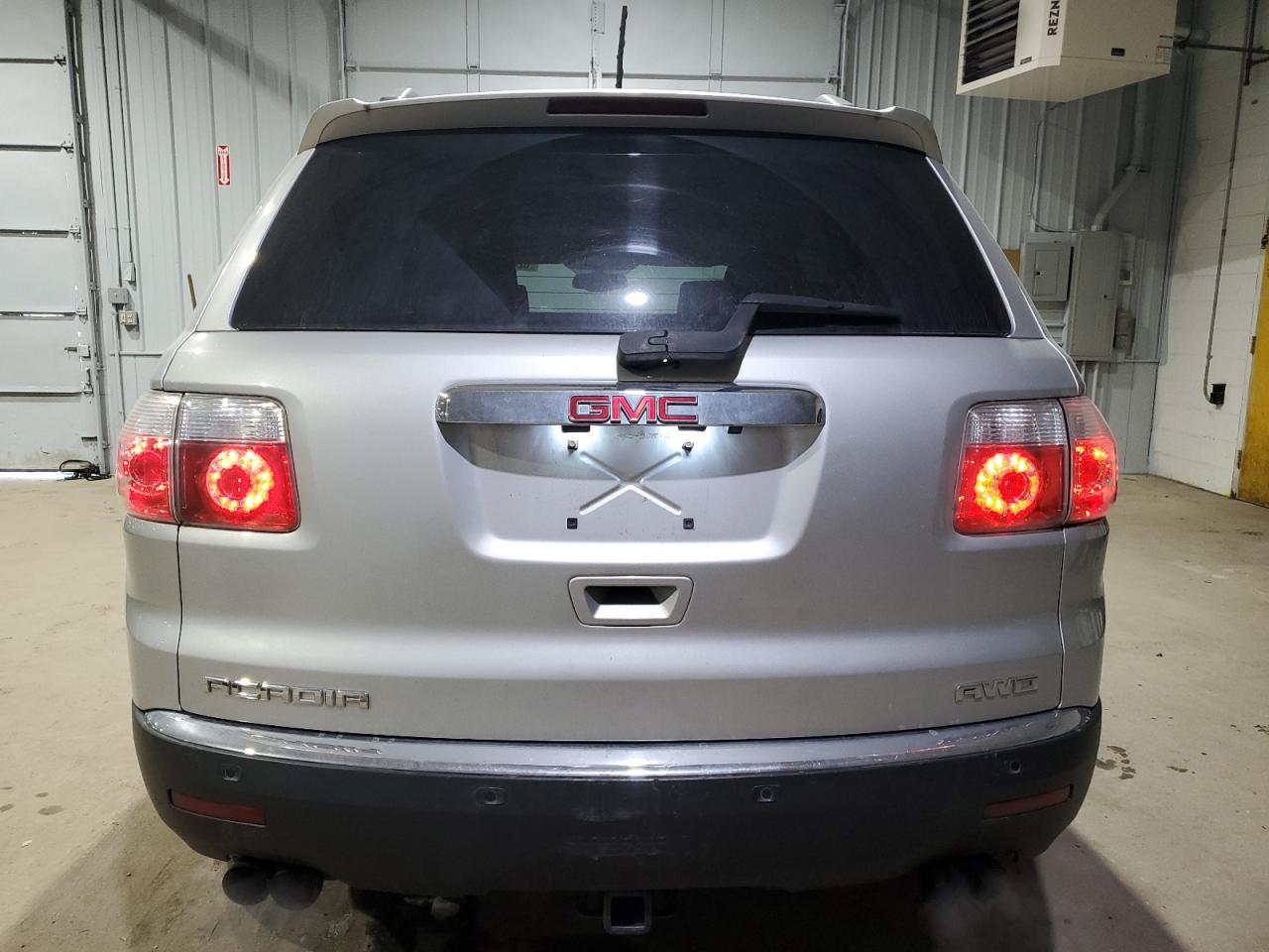 2011 GMC Acadia - Image 6
