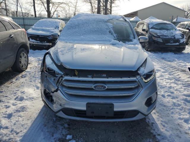  FORD ESCAPE 2017 Сріблястий