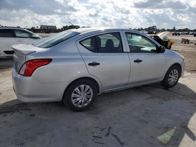 Sedans NISSAN VERSA 2015 Silver