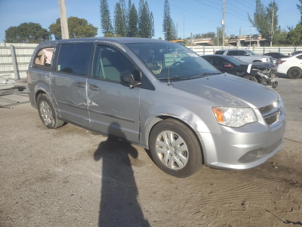 VIN 2C4RDGBGXGR348144 2016 DODGE CARAVAN no.4