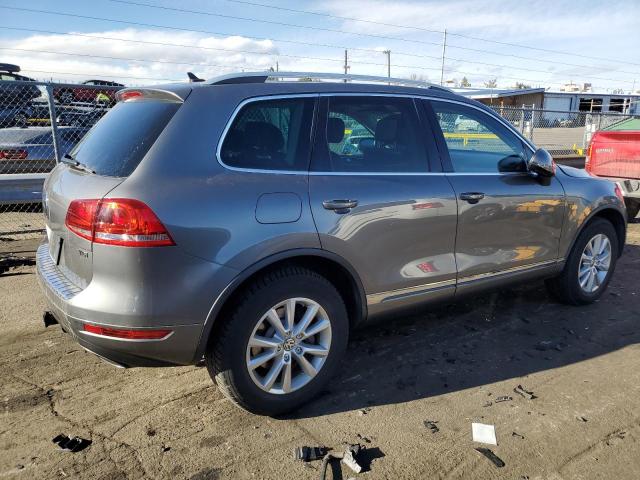 Паркетники VOLKSWAGEN TOUAREG 2012 Сірий