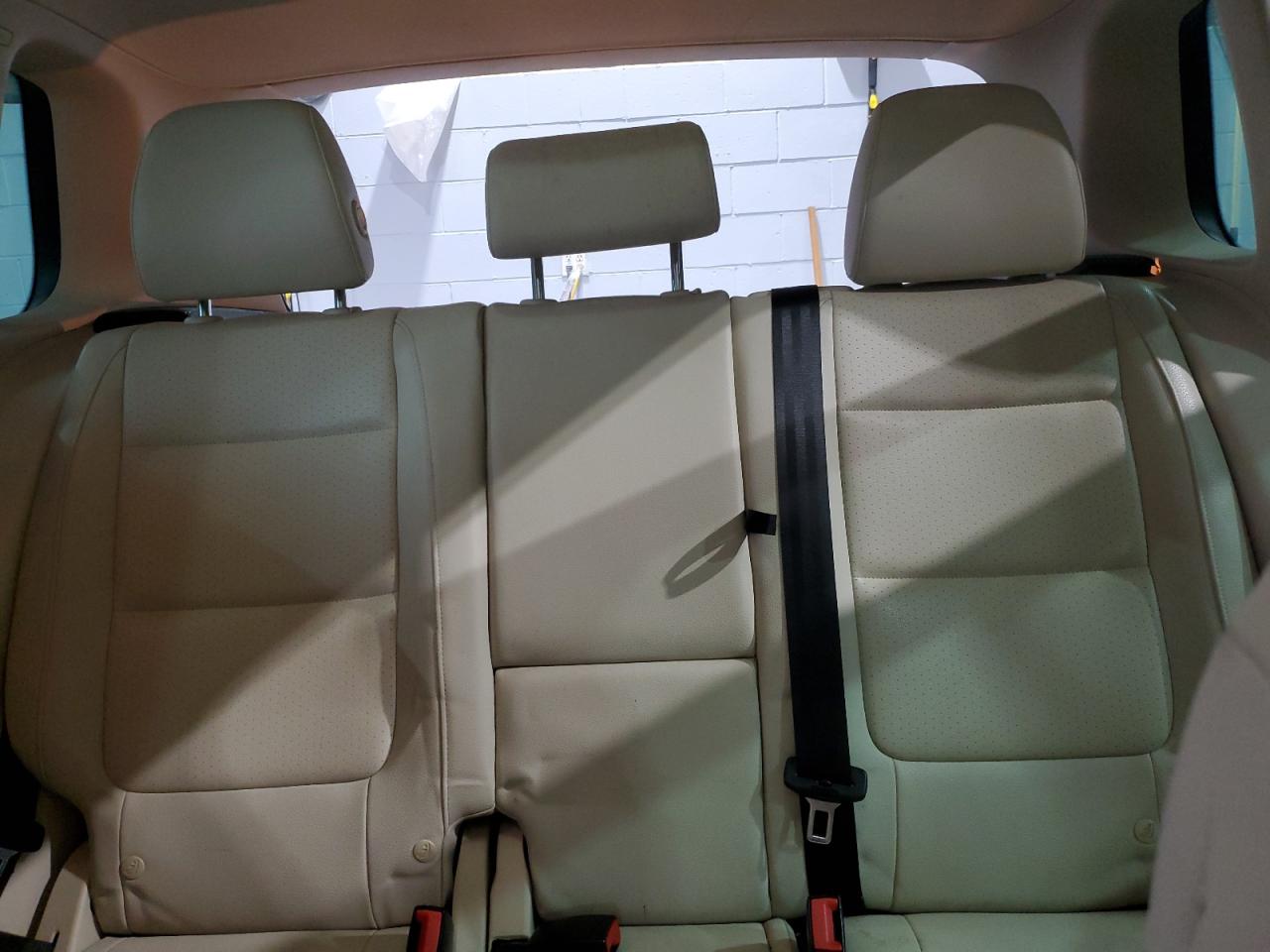 2017 Volkswagen Tiguan - Image 10