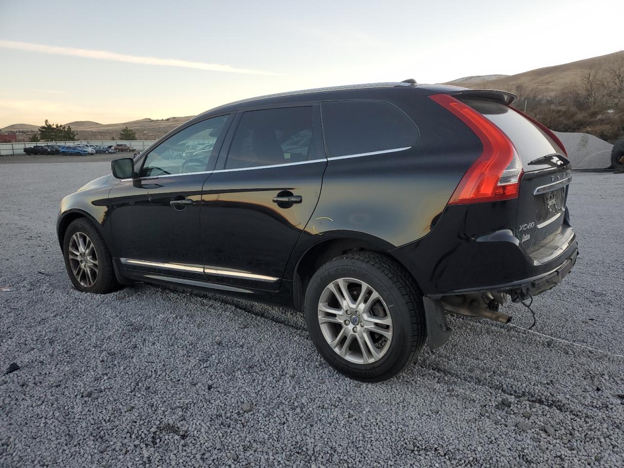 2016 Volvo XC60 - Image 2