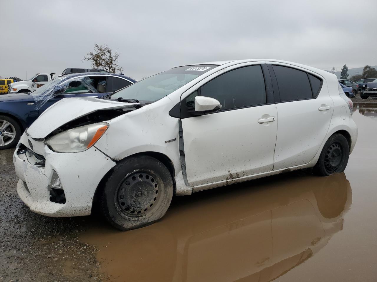 VIN JTDKDTB35D1551823 2013 TOYOTA PRIUS no.1