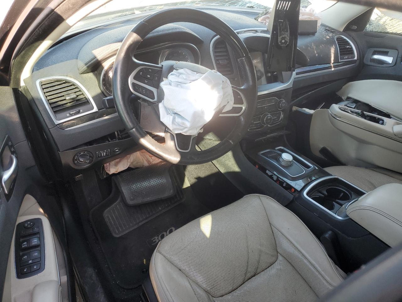 2017 Chrysler 300 - Image 8