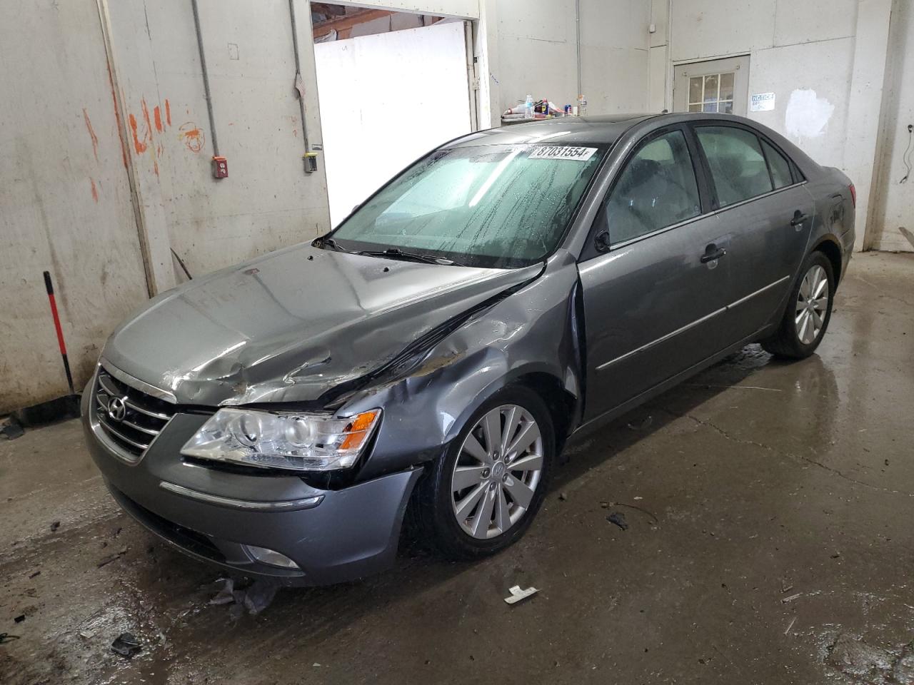2010 Hyundai Sonata - Image 1