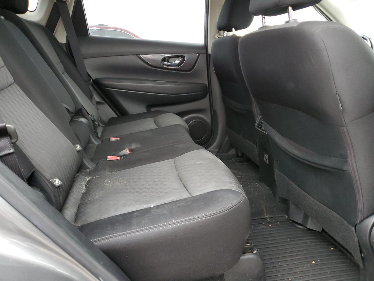 2020 Nissan Rogue - Image 10