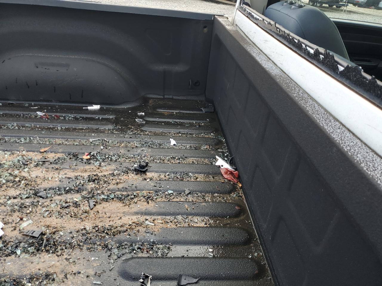 2015 RAM 1500 - Image 10