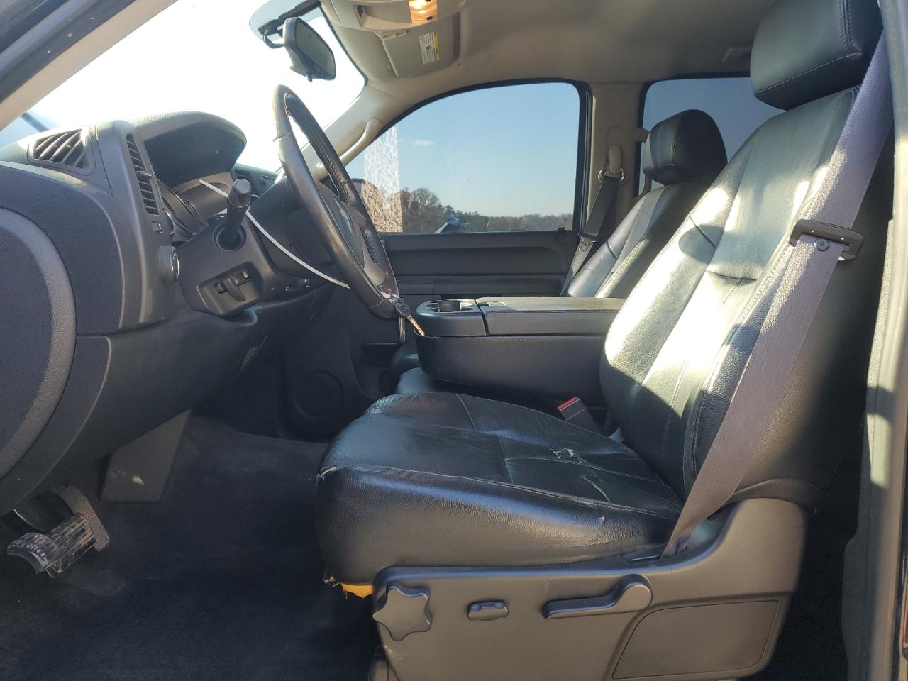2011 Chevrolet Silverado - Image 7