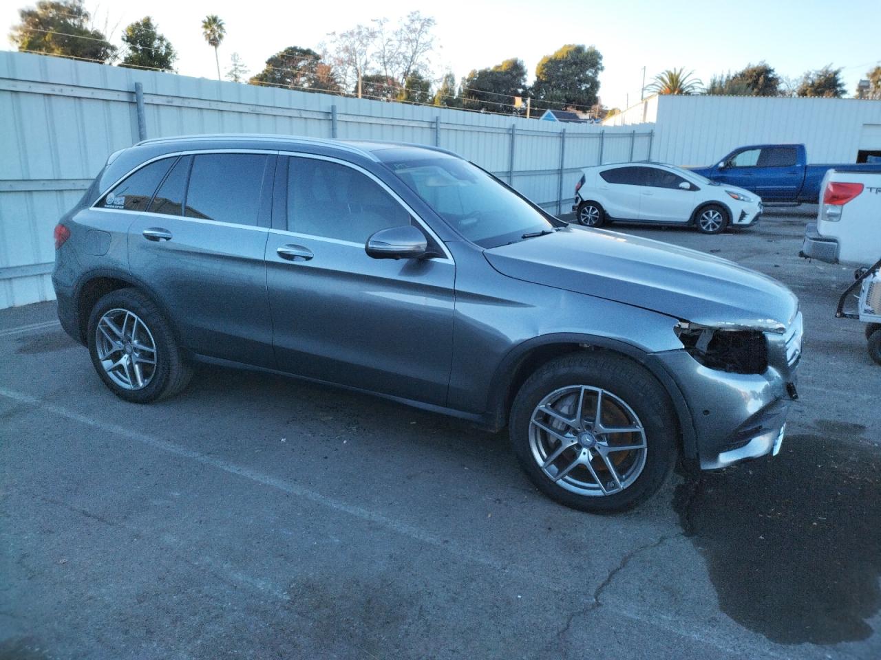 VIN WDC0G4KB0GF063053 2016 MERCEDES-BENZ GLC-CLASS no.4