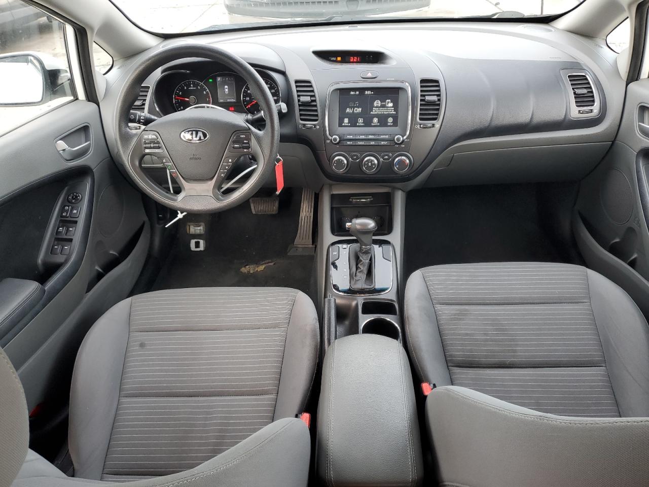 2018 Kia Forte - Image 8