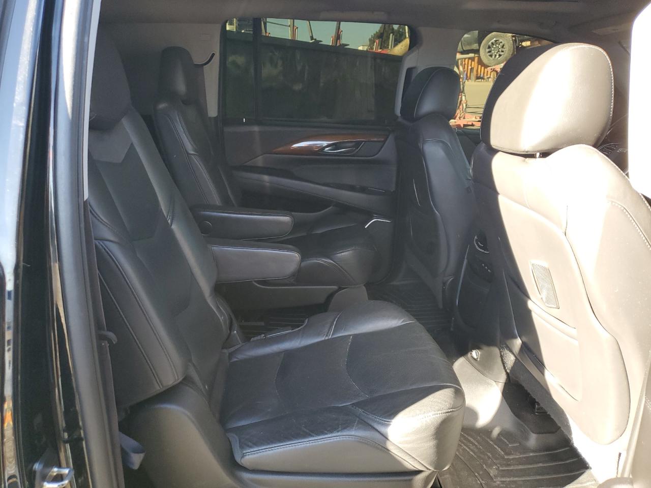 2017 Cadillac Escalade - Image 11