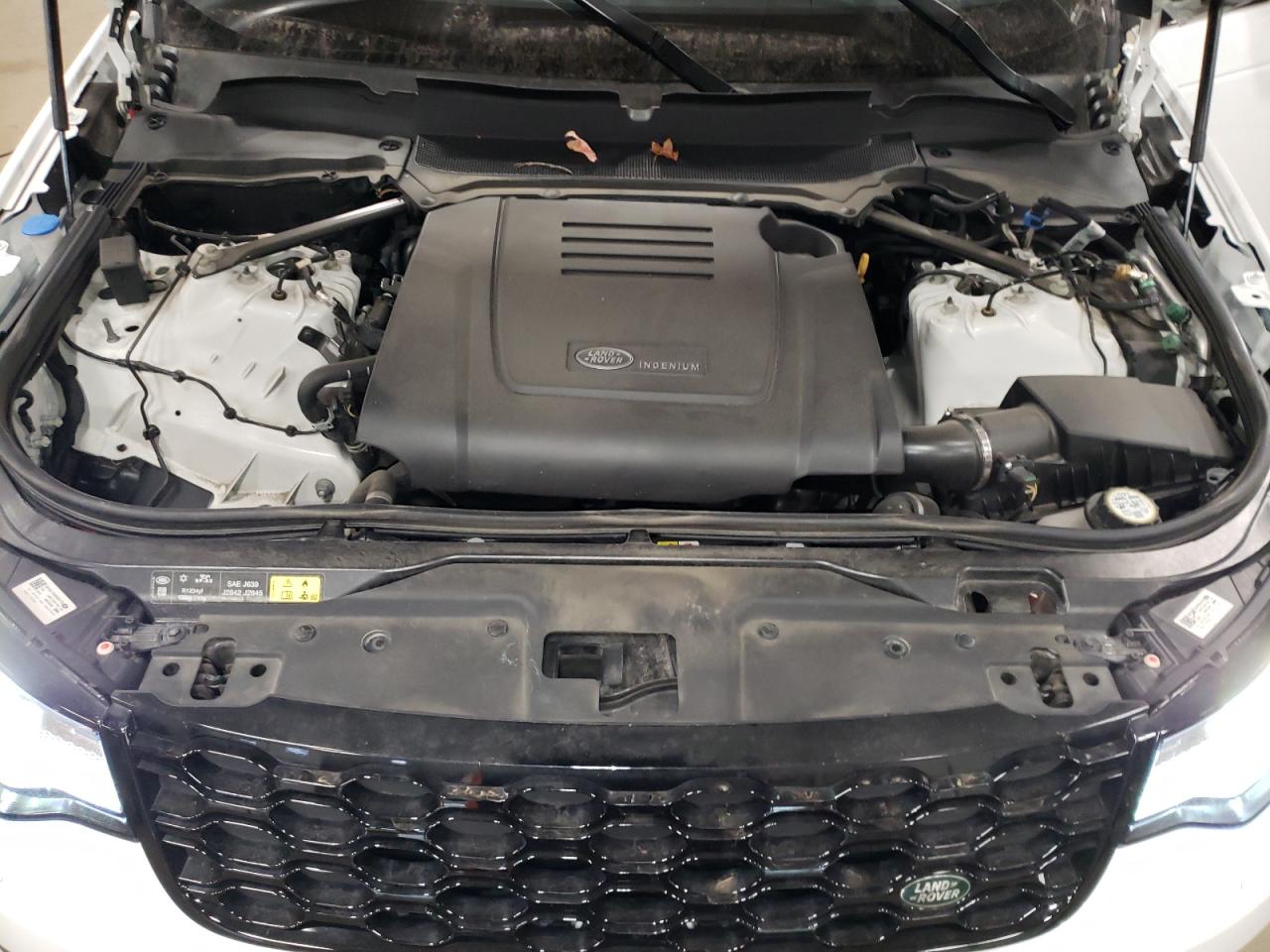 2023 Land Rover Discovery - Image 12