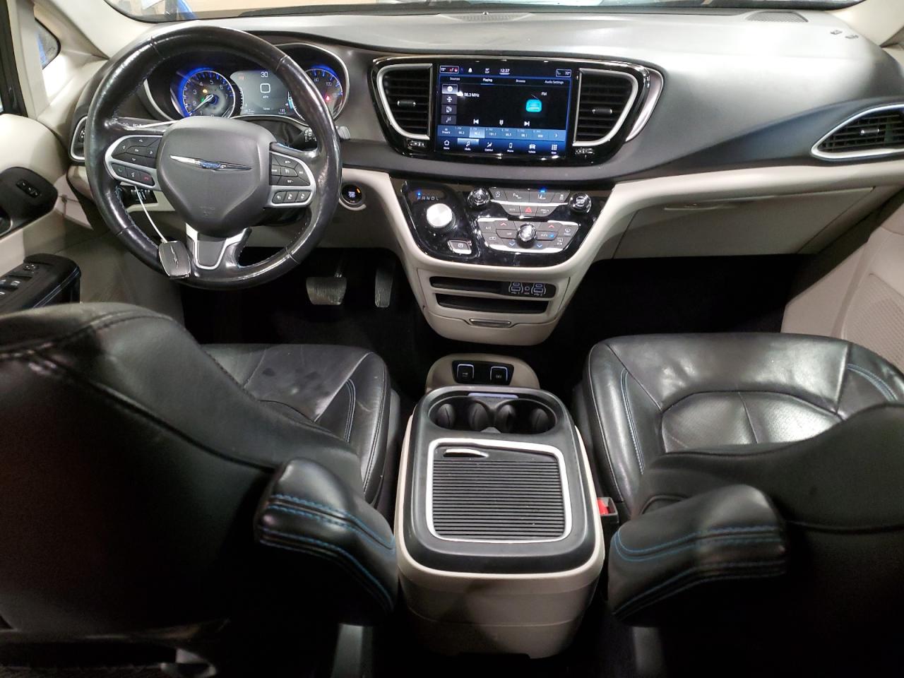 2021 Chrysler Pacifica - Image 8