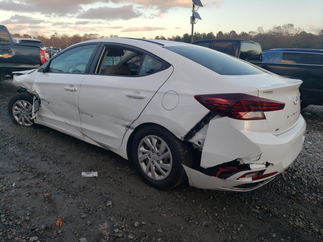 2020 Hyundai Elantra - Image 2