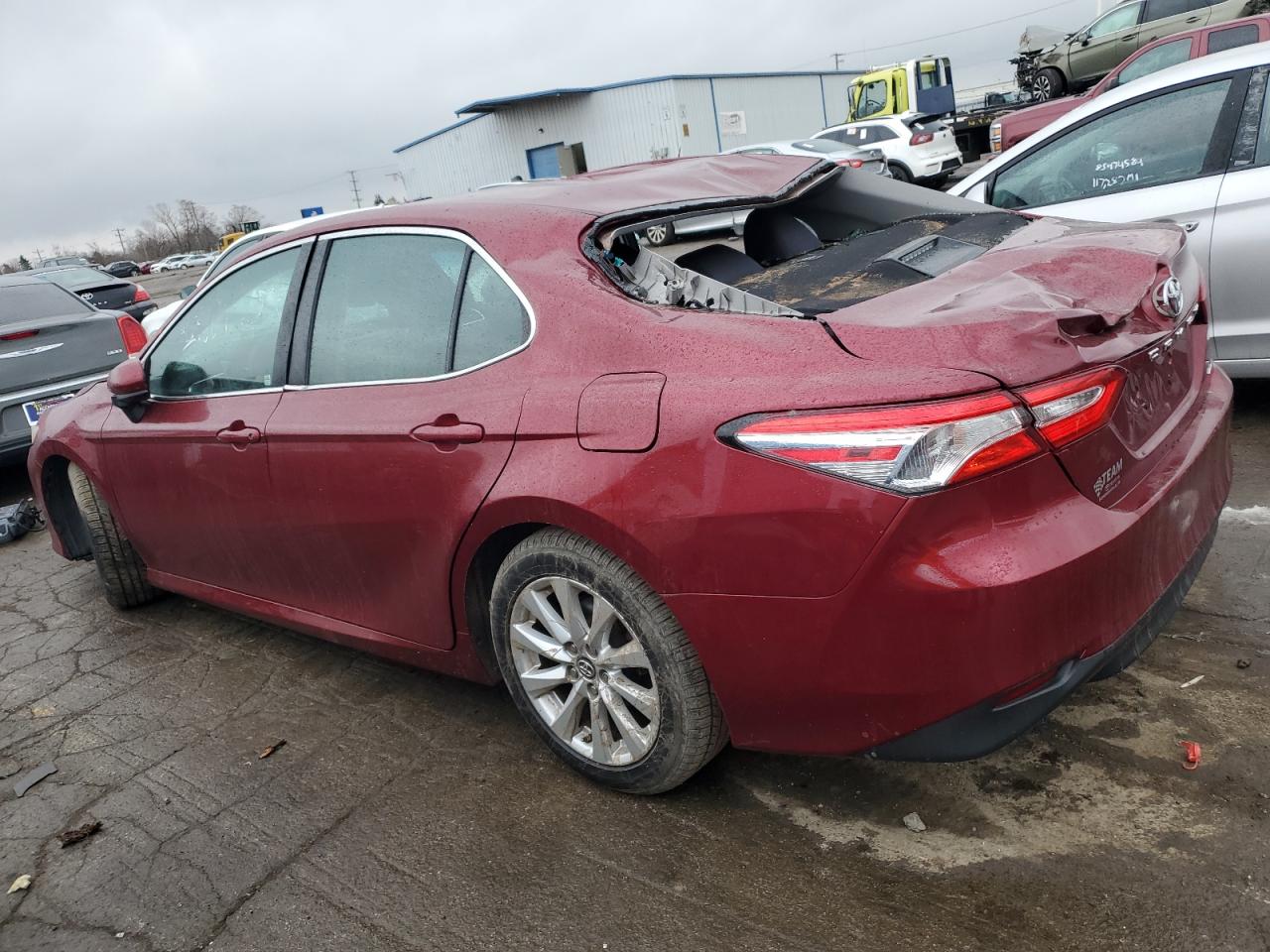 VIN 4T1B11HKXJU521721 2018 TOYOTA CAMRY no.2