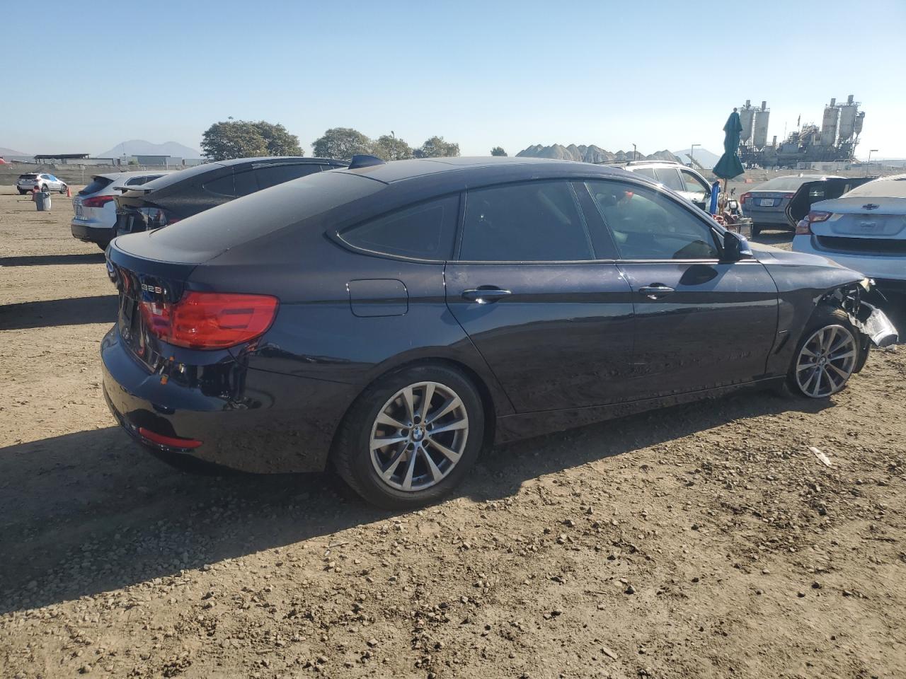 VIN WBA8Z5C52FGS37096 2015 BMW 3 SERIES no.3