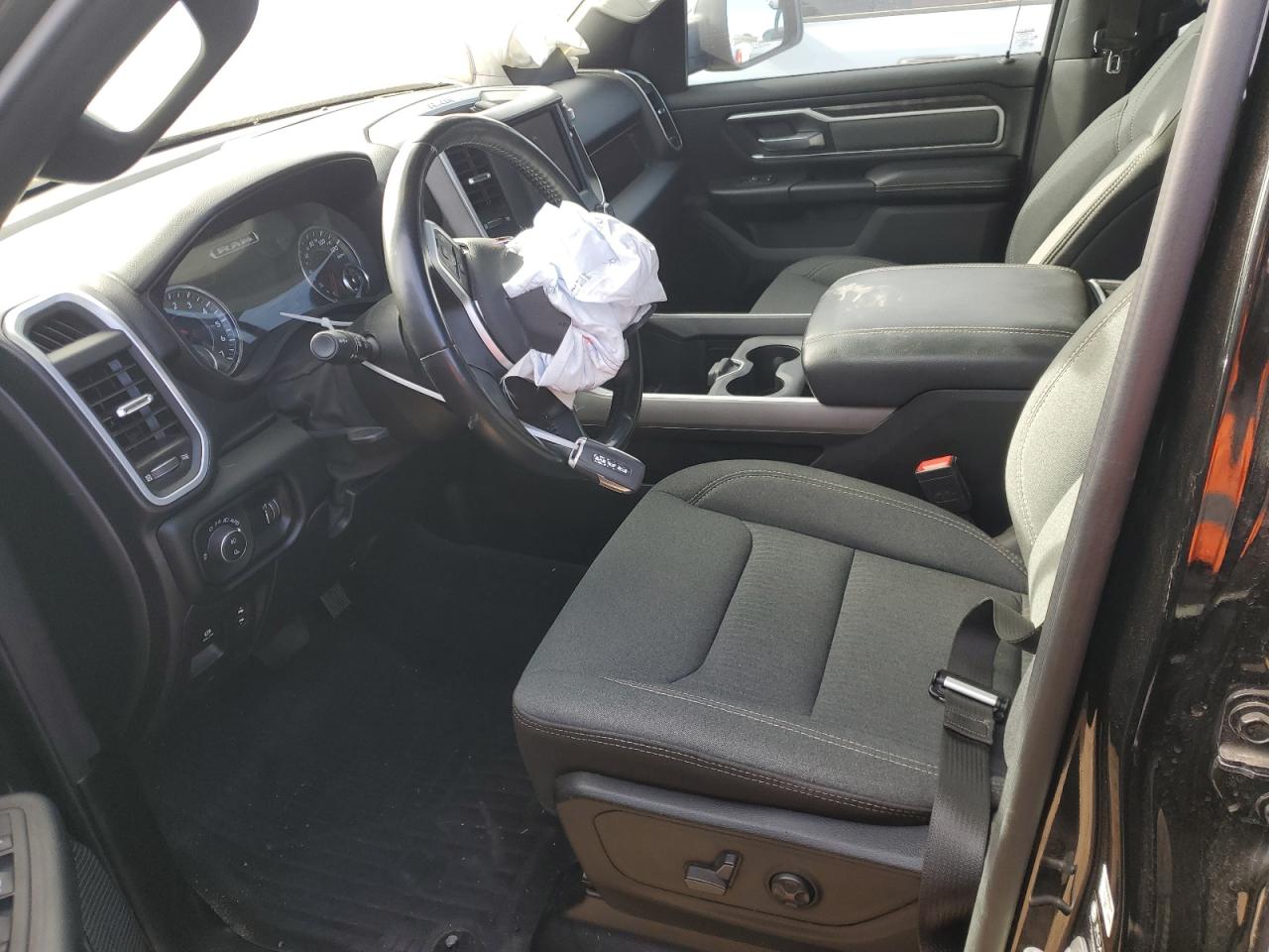 2021 RAM 1500 - Image 7
