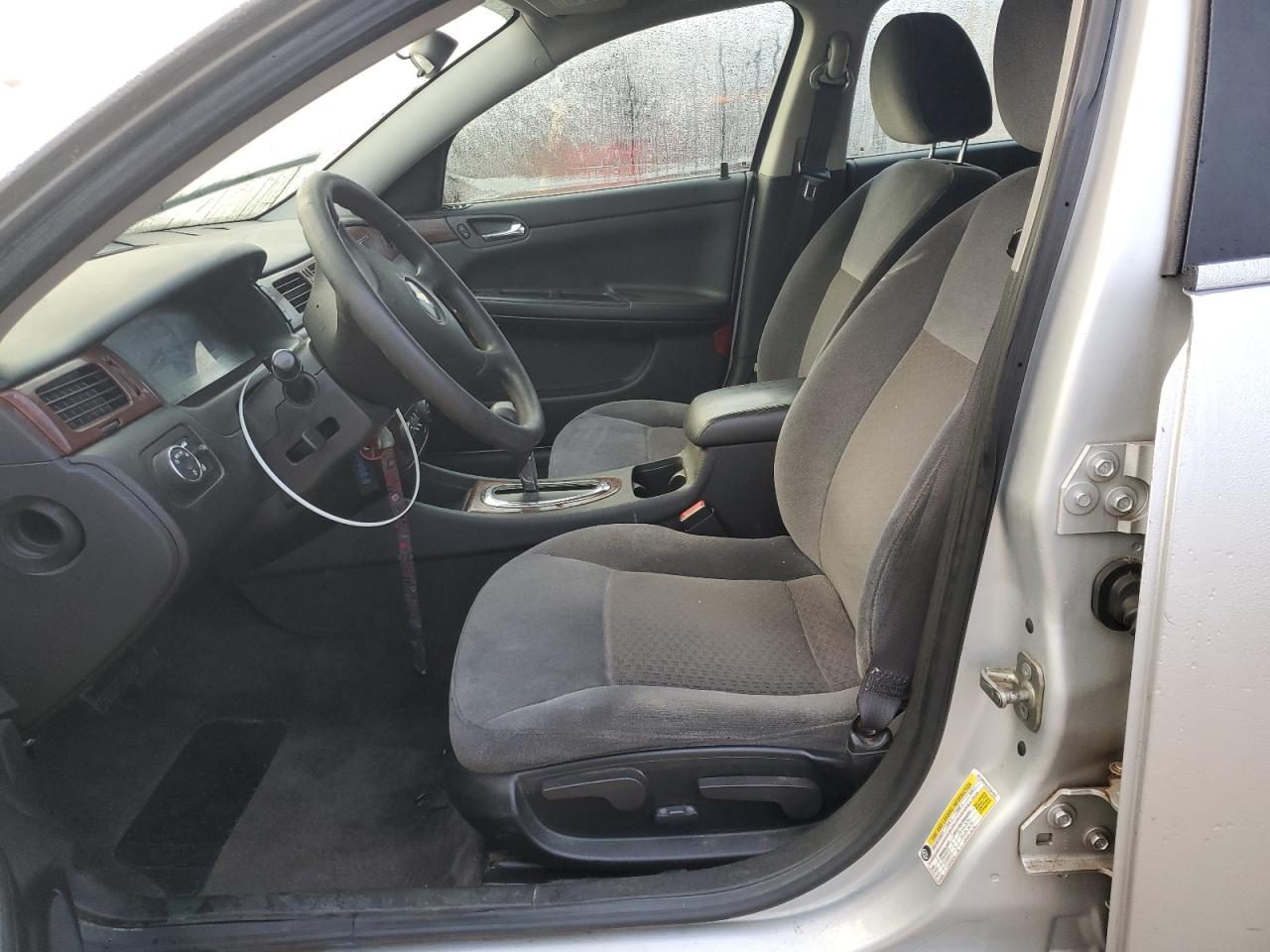 2009 Chevrolet Impala - Image 7