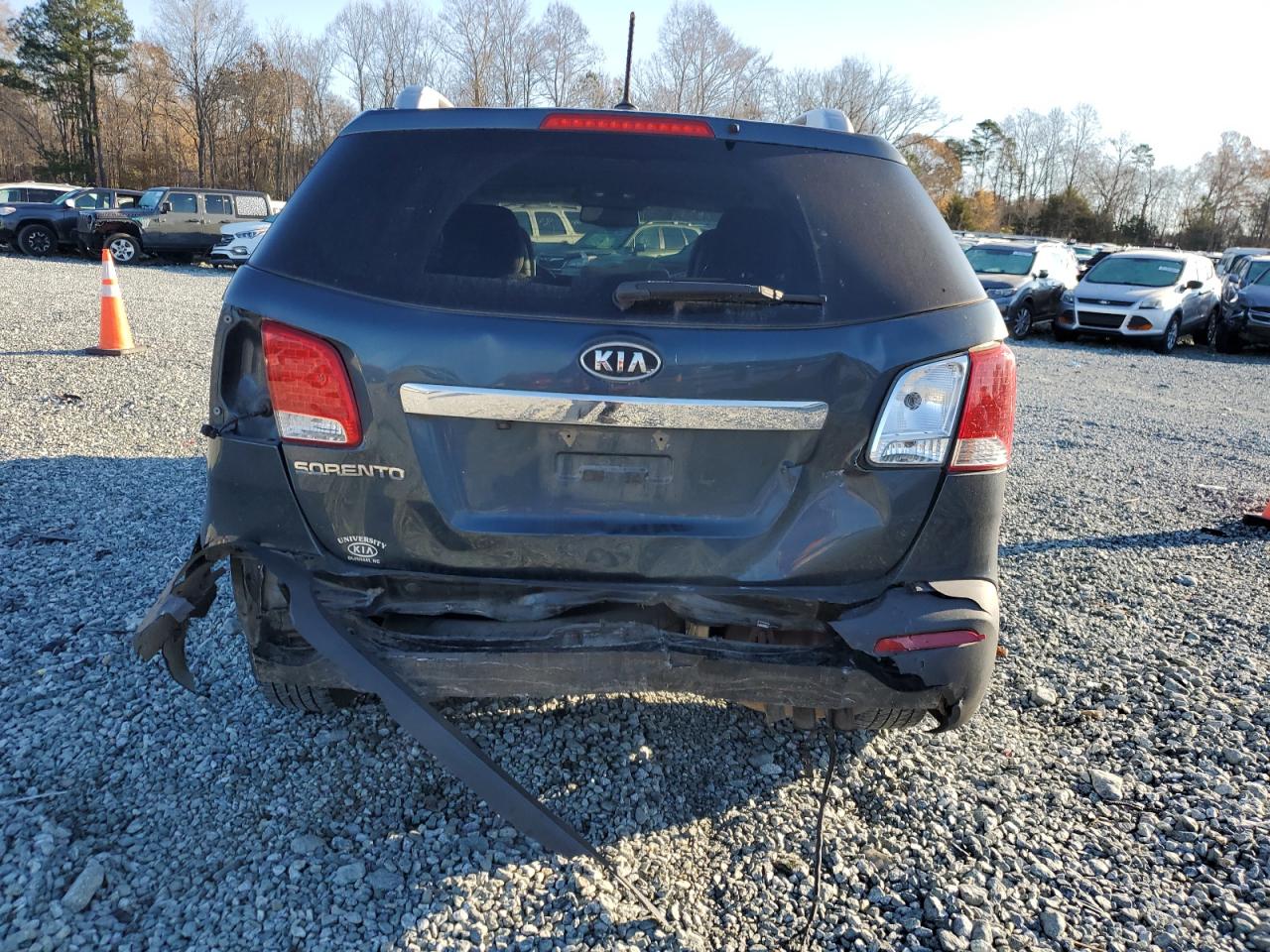 2011 Kia Sorento - Image 6