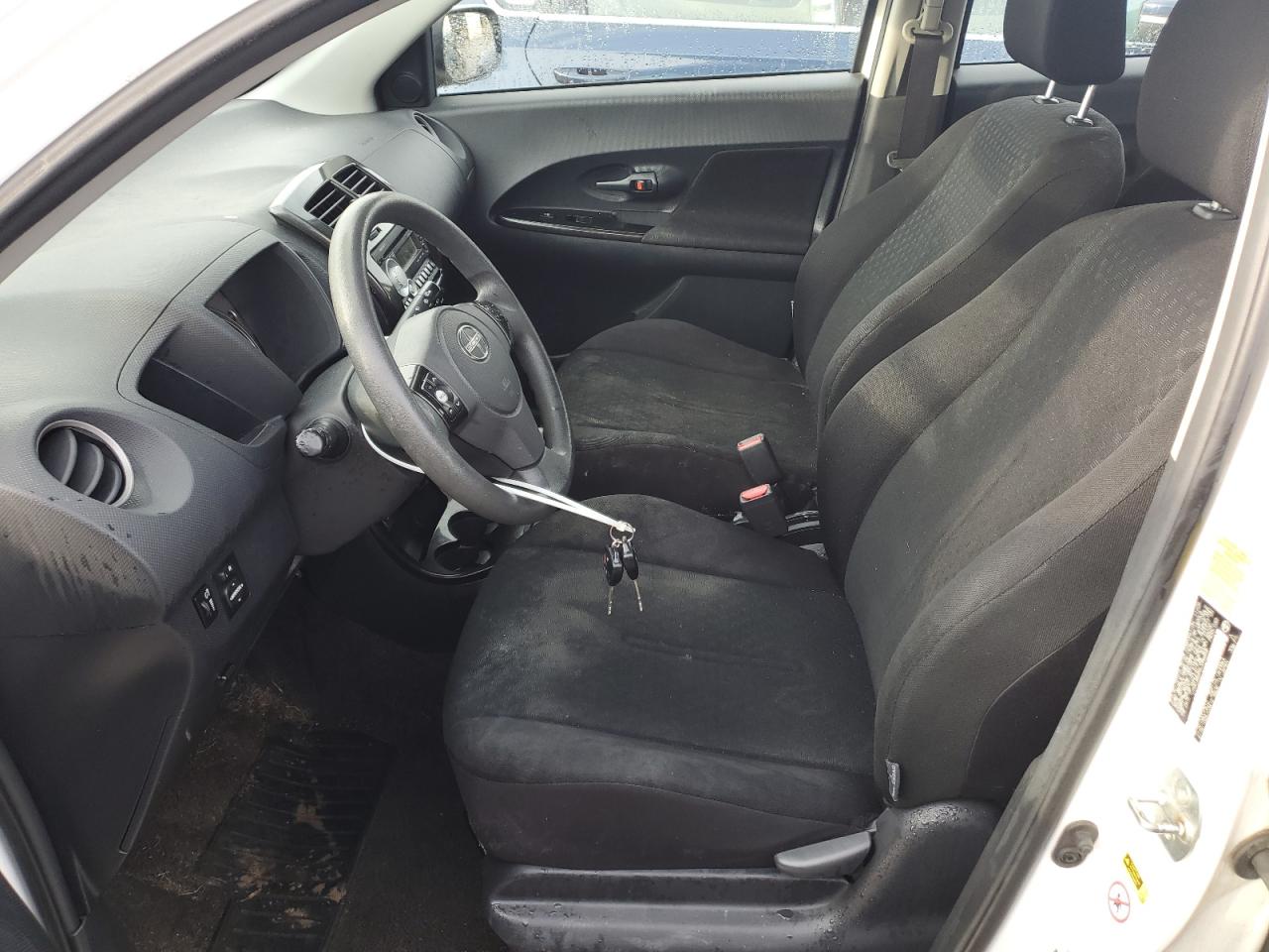 2010 Scion xD - Image 7