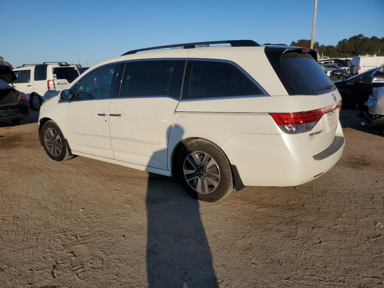 2015 Honda Odyssey - Image 2