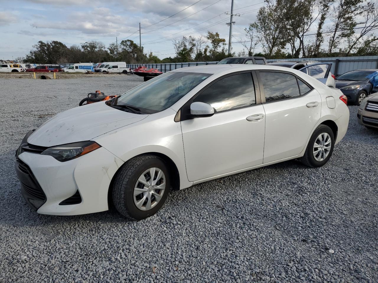 VIN 5YFBPRHE5HP670346 2017 TOYOTA COROLLA no.1