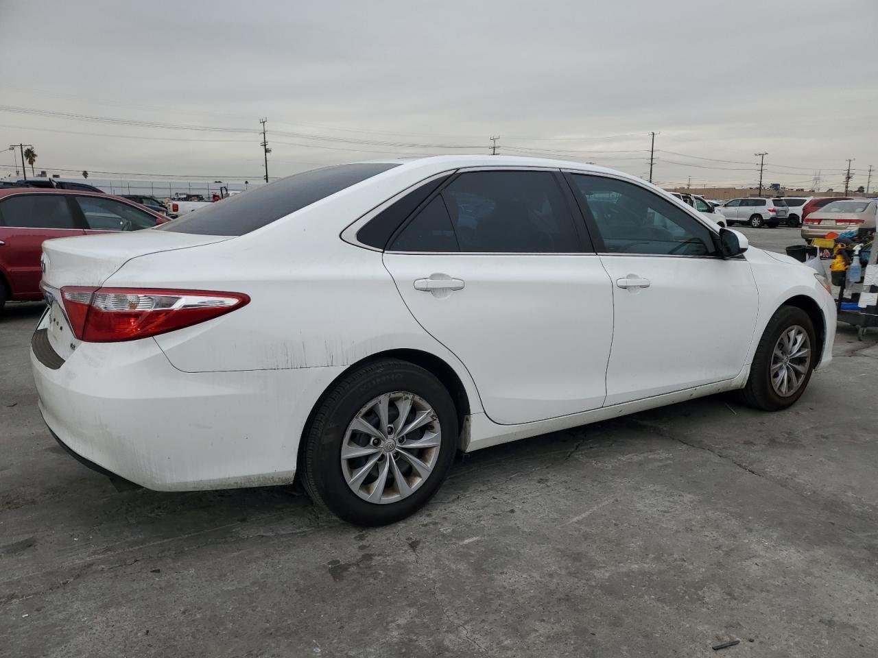 VIN 4T4BF1FK2GR551282 2016 TOYOTA CAMRY no.3