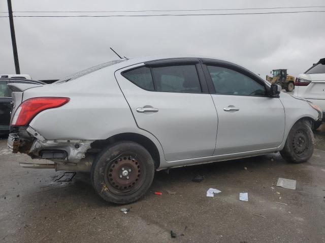  NISSAN VERSA 2018 Silver