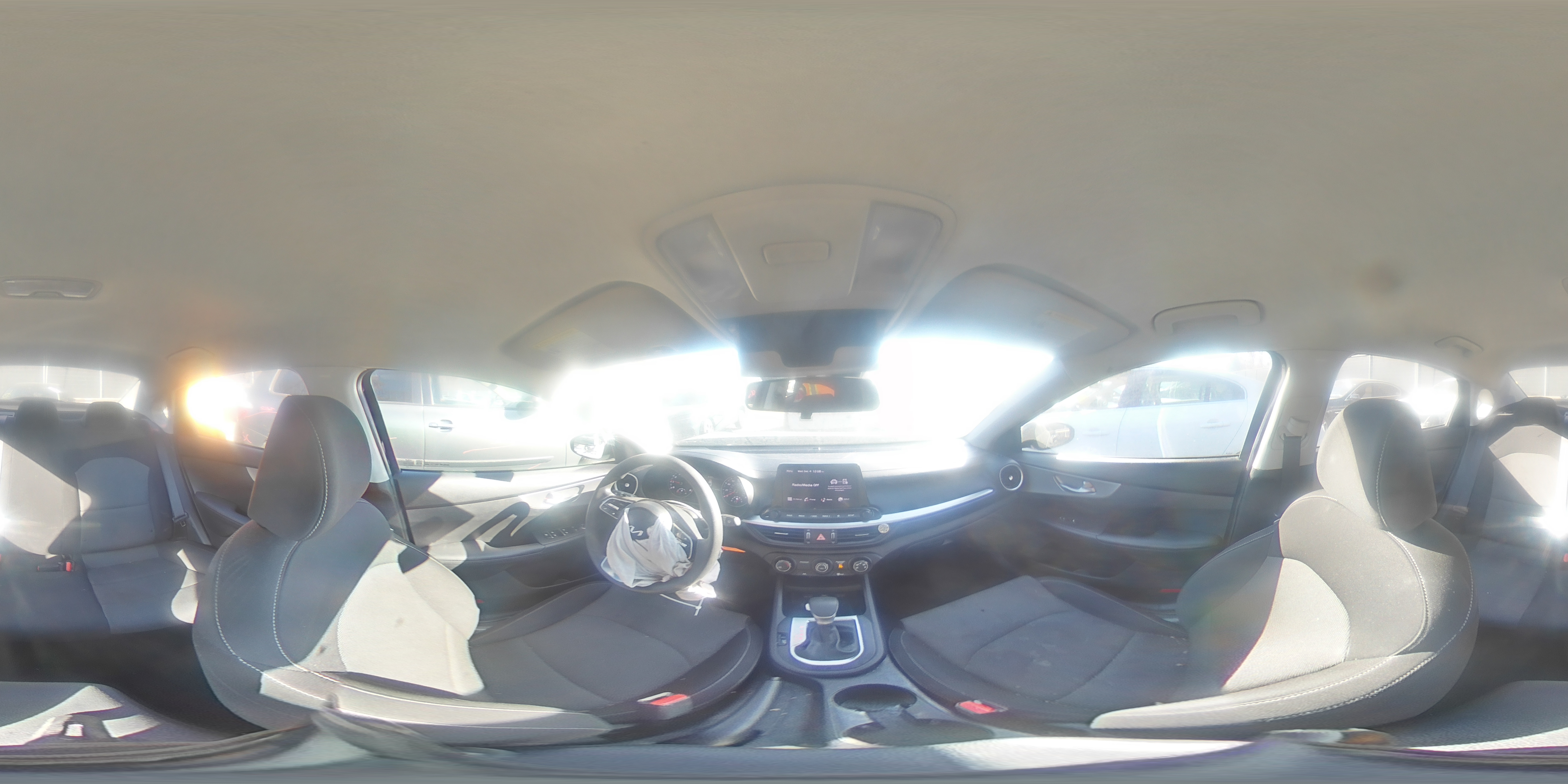 2022 Kia Forte - Image 12
