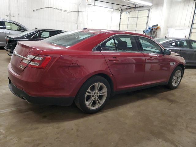 Sedans FORD TAURUS 2015 Czerwony