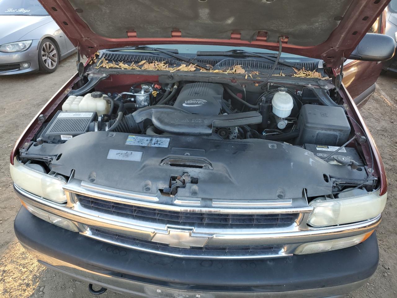 2003 Chevrolet Suburban - Image 12