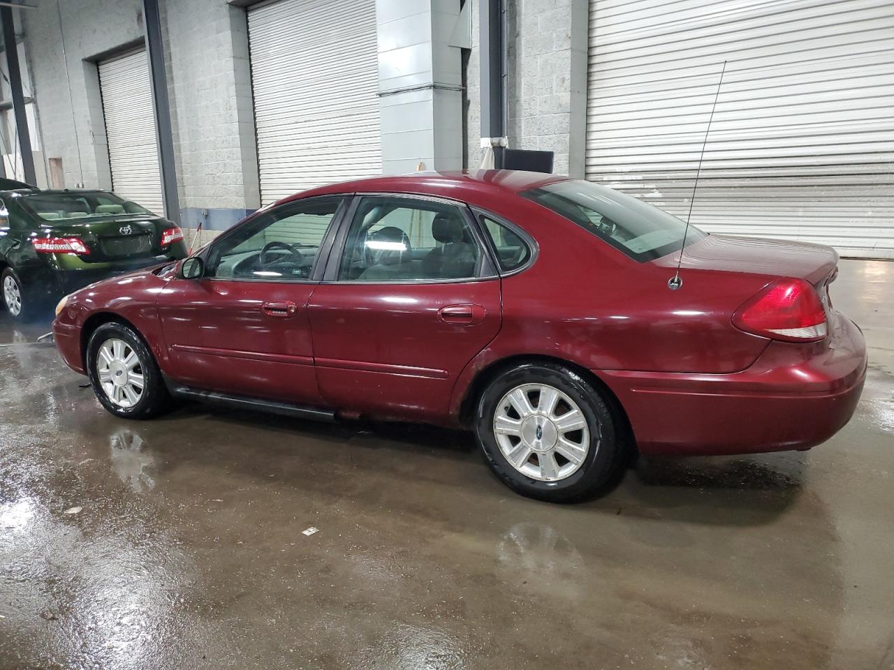 2006 Ford Taurus - Image 2