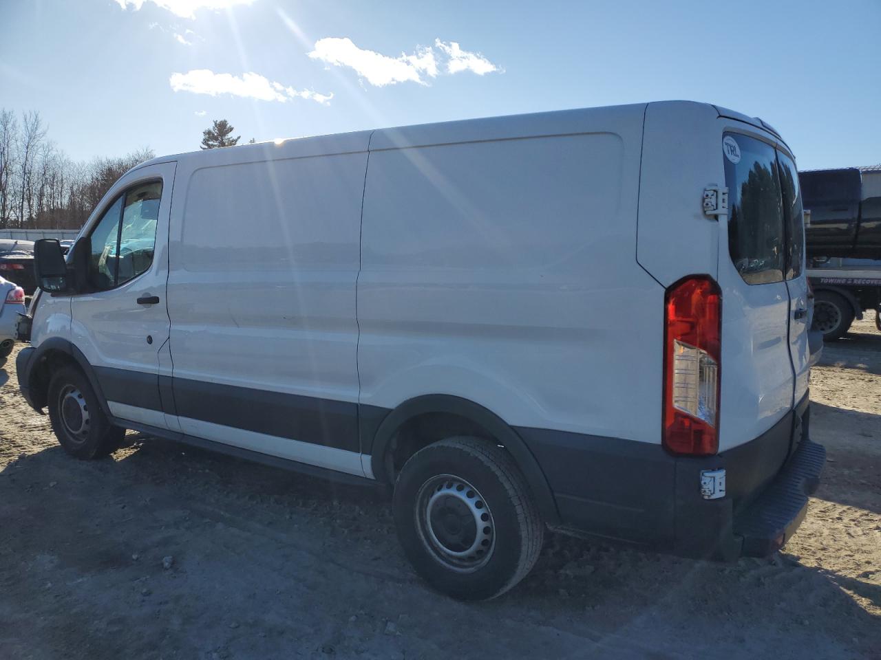 VIN 1FTYR1ZM6JKA08856 2018 FORD TRANSIT no.2